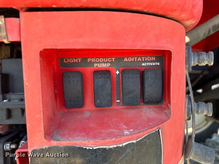 image for item DM2563 2011 Apache AS1020  sprayer