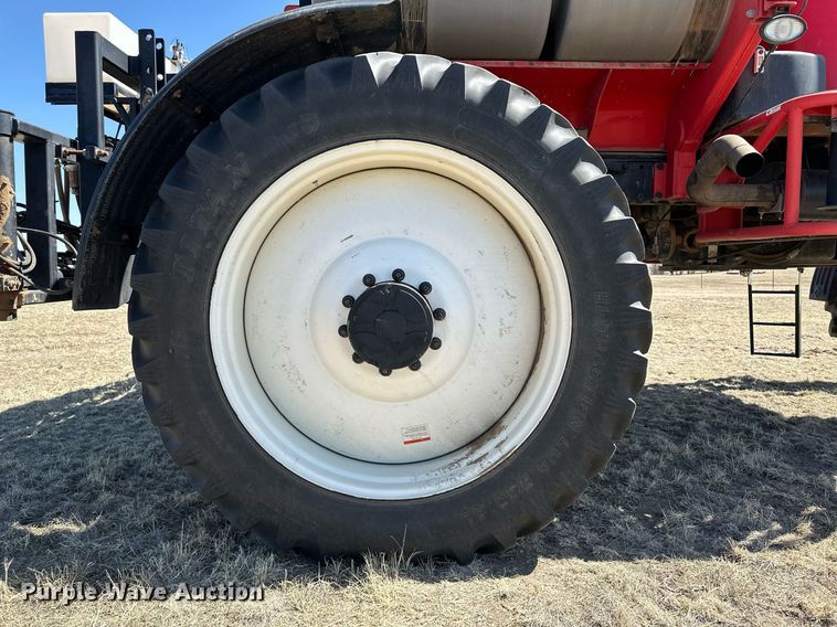 image for item DM2563 2011 Apache AS1020  sprayer