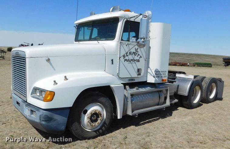 image for item DM2565 1998 Freightliner  semi truck
