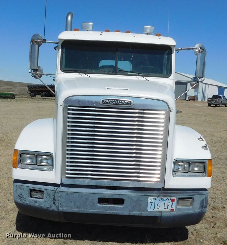 image for item DM2565 1998 Freightliner  semi truck