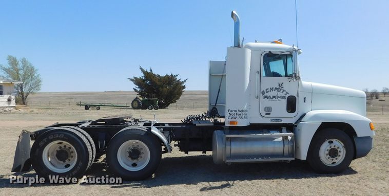 image for item DM2565 1998 Freightliner  semi truck