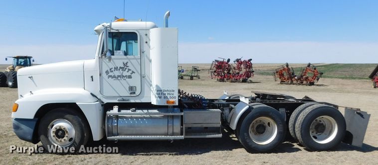 image for item DM2565 1998 Freightliner  semi truck