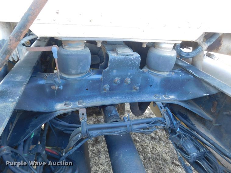 image for item DM2565 1998 Freightliner  semi truck