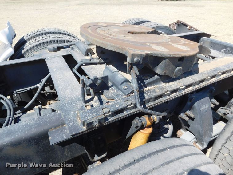 image for item DM2565 1998 Freightliner  semi truck