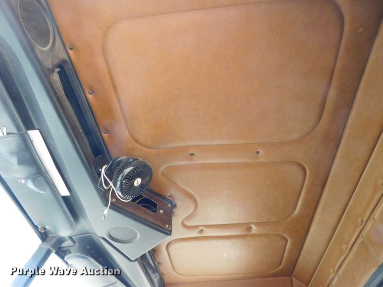 image for item DM2565 1998 Freightliner  semi truck