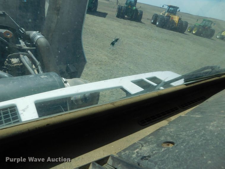 image for item DM2565 1998 Freightliner  semi truck