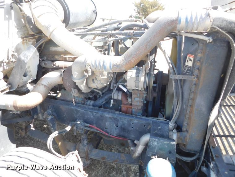 image for item DM2565 1998 Freightliner  semi truck