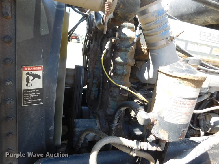 image for item DM2565 1998 Freightliner  semi truck