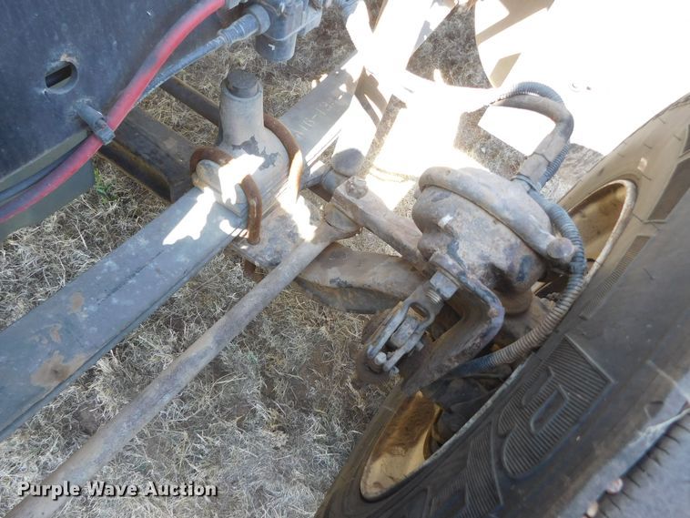 image for item DM2565 1998 Freightliner  semi truck