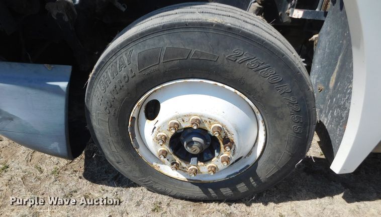 image for item DM2565 1998 Freightliner  semi truck