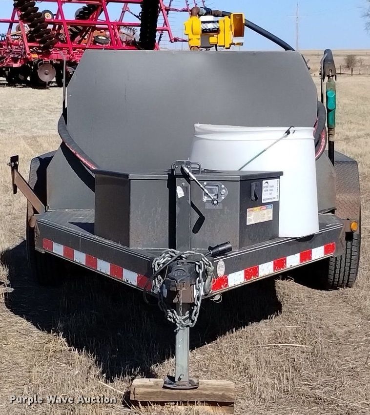 image for item DN6359 2015 Lamar K1-6010  fuel trailer