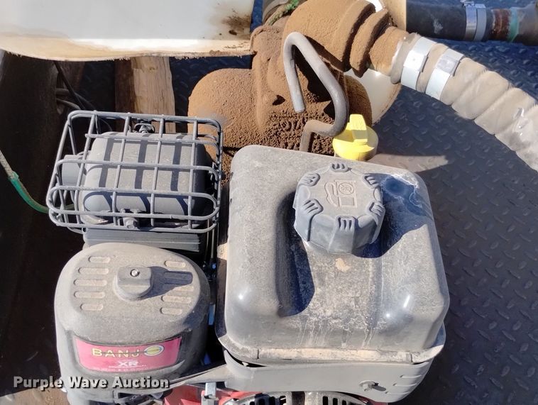 image for item DN6359 2015 Lamar K1-6010  fuel trailer