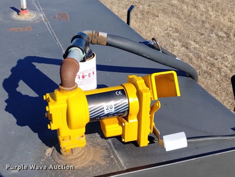 image for item DN6359 2015 Lamar K1-6010  fuel trailer