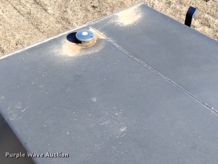 image for item DN6359 2015 Lamar K1-6010  fuel trailer