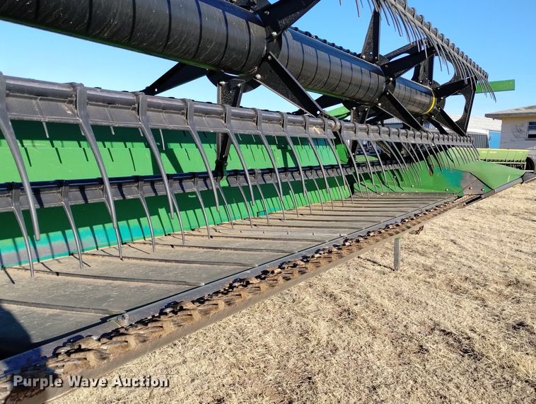 image for item DN6360 2004 John Deere 936D  draper head