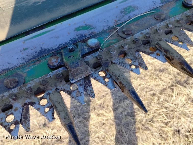 image for item DN6360 2004 John Deere 936D  draper head