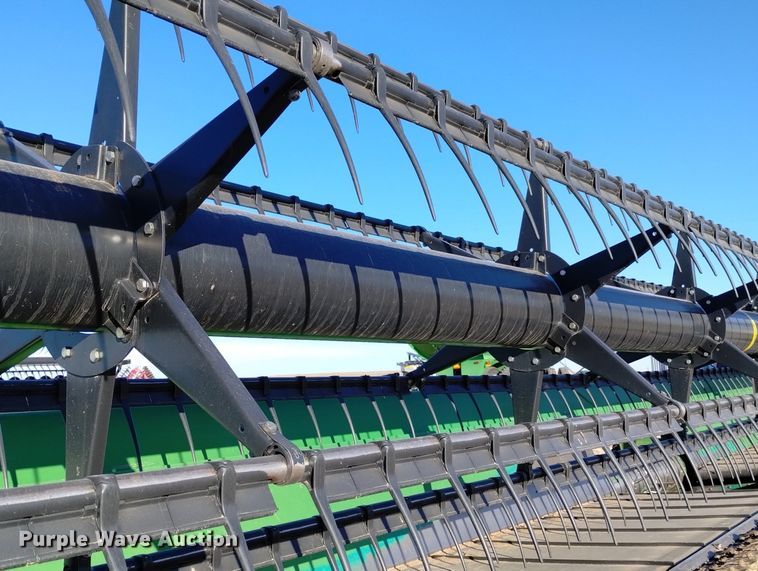 image for item DN6360 2004 John Deere 936D  draper head