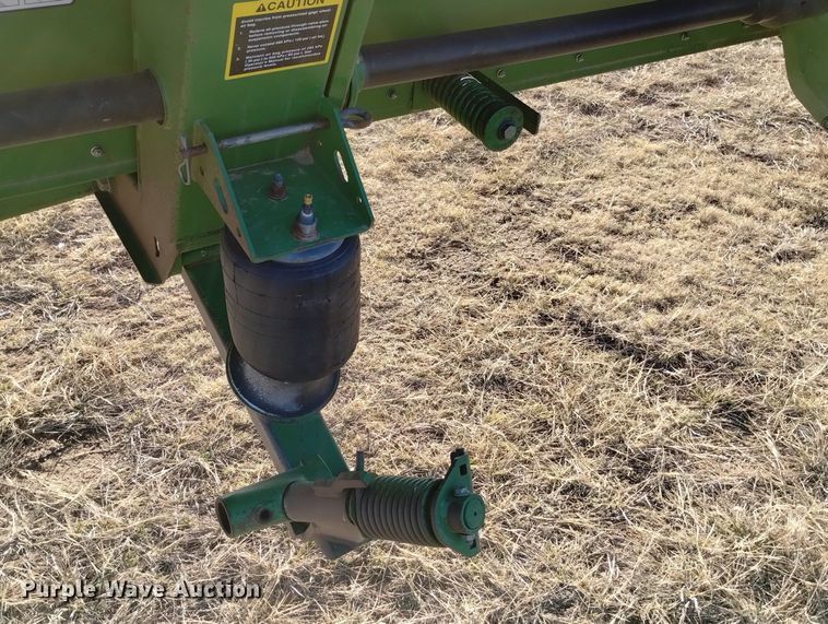 image for item DN6360 2004 John Deere 936D  draper head