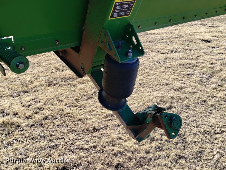 image for item DN6360 2004 John Deere 936D  draper head