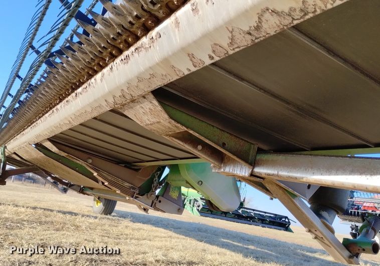 image for item DN6360 2004 John Deere 936D  draper head