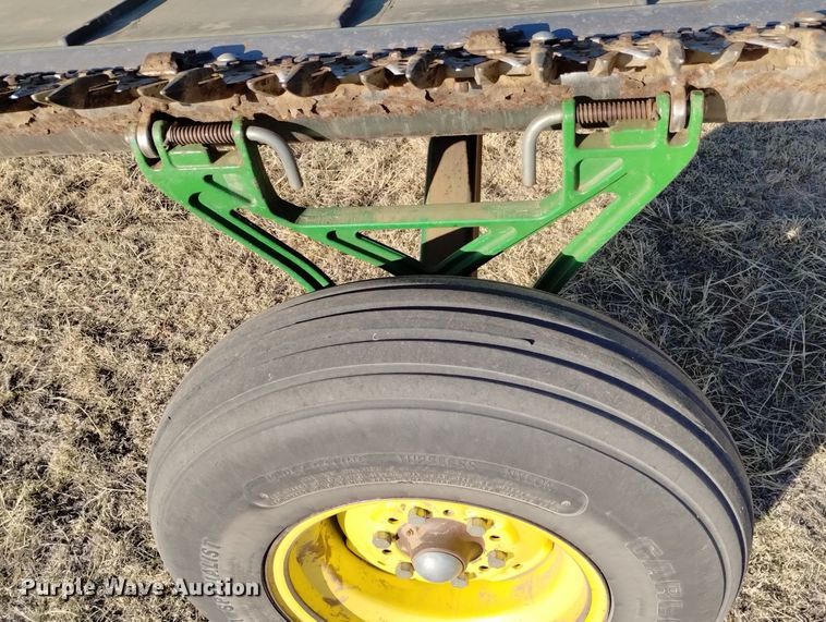 image for item DN6360 2004 John Deere 936D  draper head