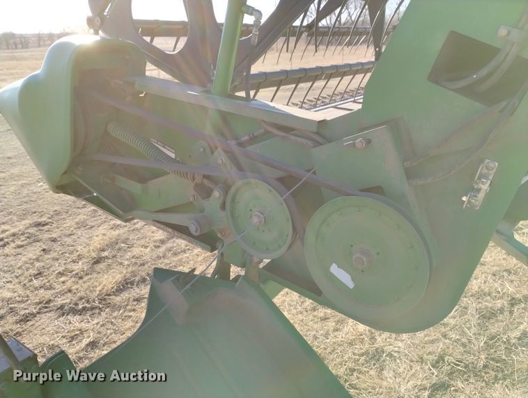 image for item DN6360 2004 John Deere 936D  draper head