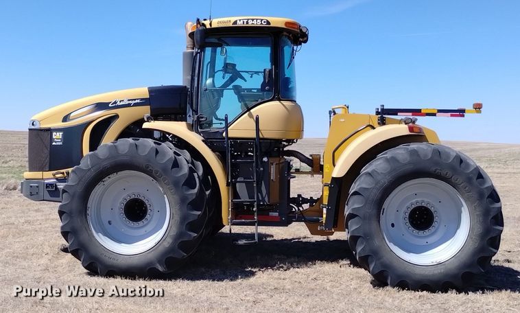 image for item DN6361 2010 Challenger MT945C  4WD tractor