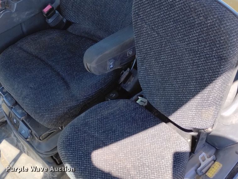 image for item DN6361 2010 Challenger MT945C  4WD tractor