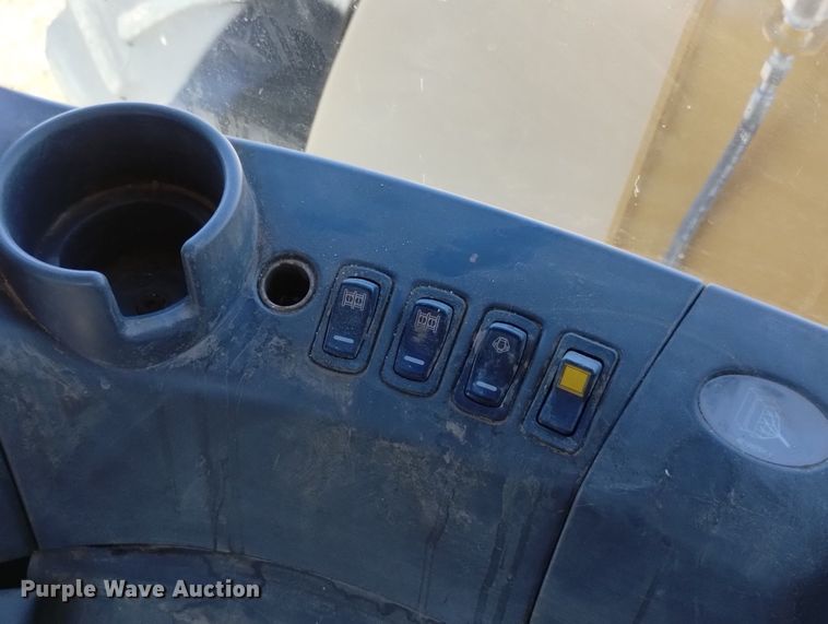 image for item DN6361 2010 Challenger MT945C  4WD tractor