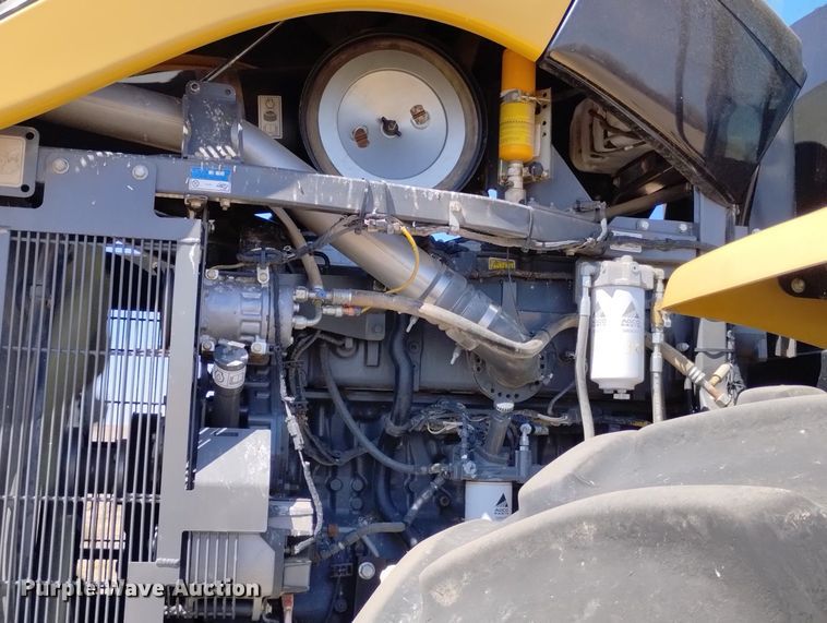 image for item DN6361 2010 Challenger MT945C  4WD tractor