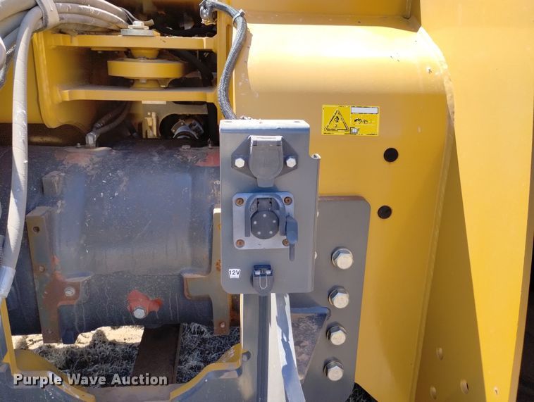 image for item DN6361 2010 Challenger MT945C  4WD tractor