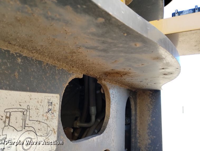 image for item DN6361 2010 Challenger MT945C  4WD tractor