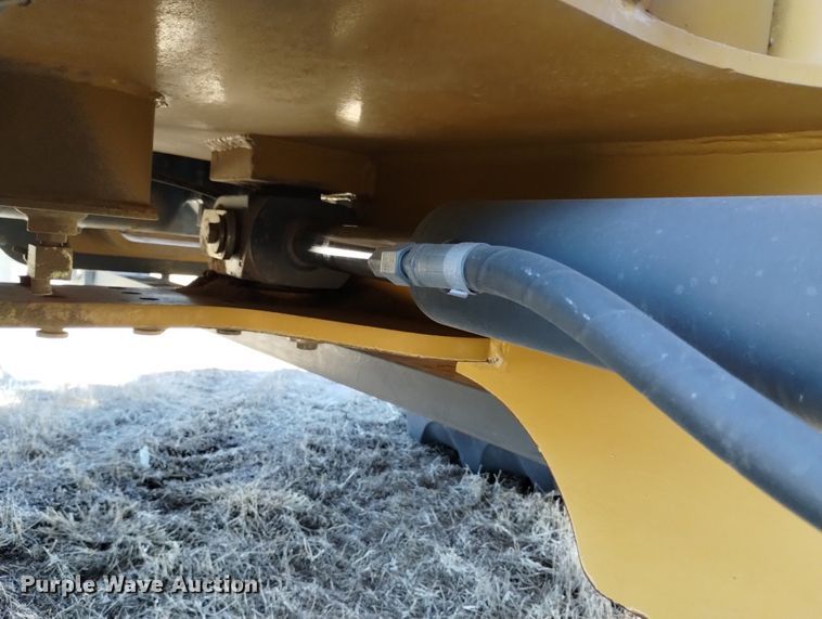 image for item DN6361 2010 Challenger MT945C  4WD tractor