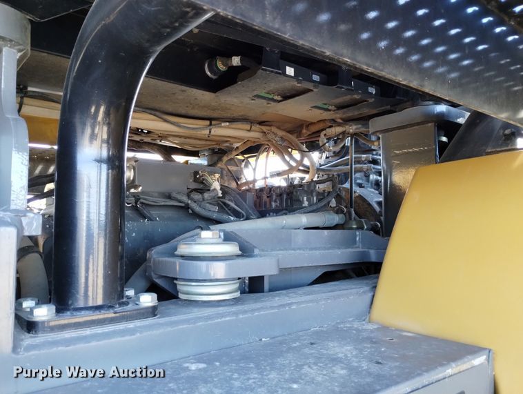 image for item DN6361 2010 Challenger MT945C  4WD tractor