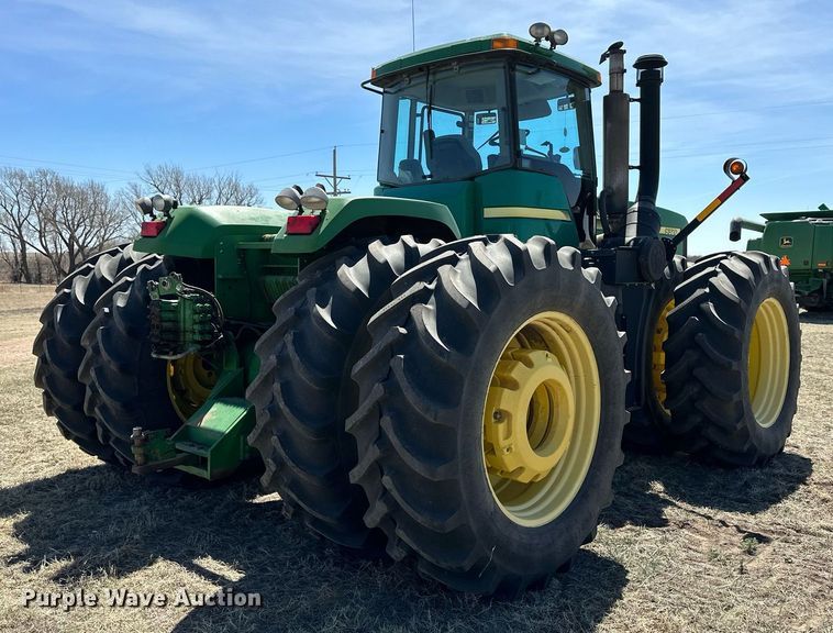 image for item DN6363 2003 John Deere 9320  4WD tractor