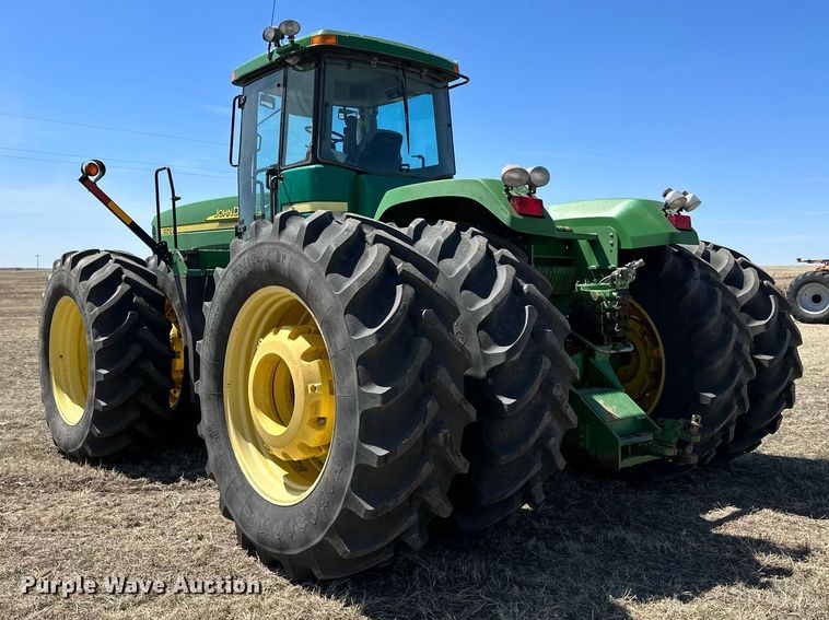 image for item DN6363 2003 John Deere 9320  4WD tractor