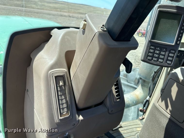 image for item DN6363 2003 John Deere 9320  4WD tractor