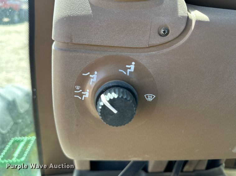 image for item DN6363 2003 John Deere 9320  4WD tractor