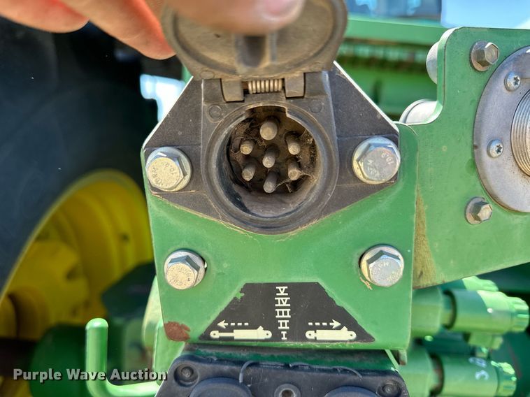 image for item DN6363 2003 John Deere 9320  4WD tractor