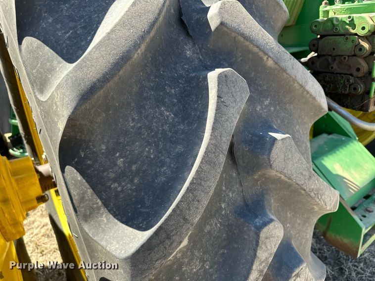 image for item DN6363 2003 John Deere 9320  4WD tractor