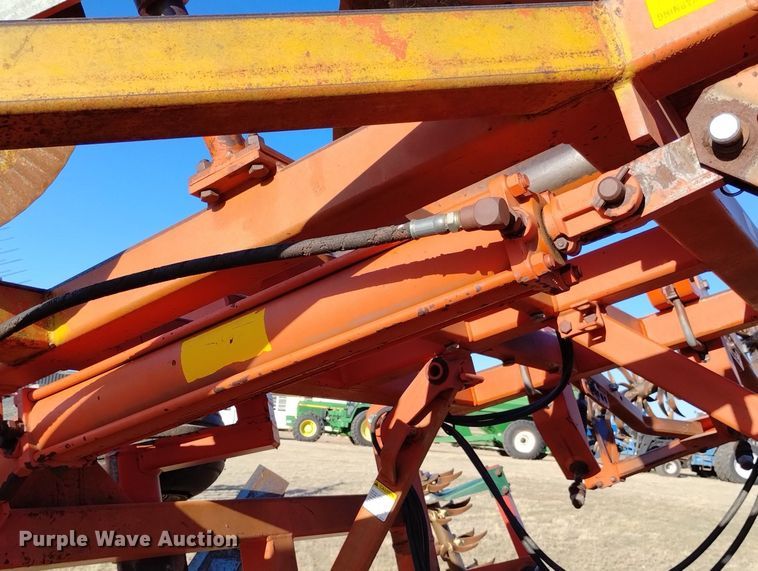 image for item DN6364 Sunflower 3691-45  sweep plow