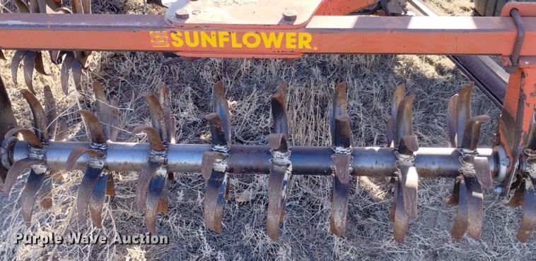 image for item DN6364 Sunflower 3691-45  sweep plow