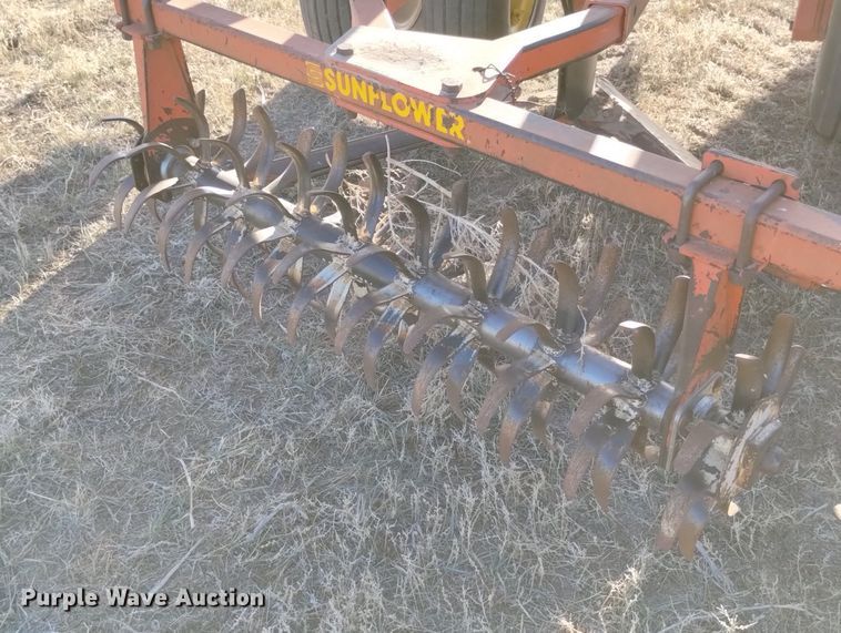 image for item DN6364 Sunflower 3691-45  sweep plow