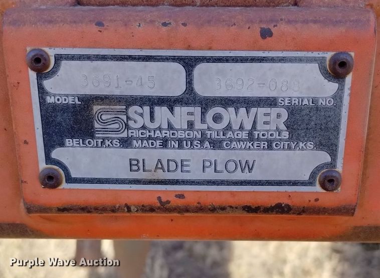 image for item DN6364 Sunflower 3691-45  sweep plow