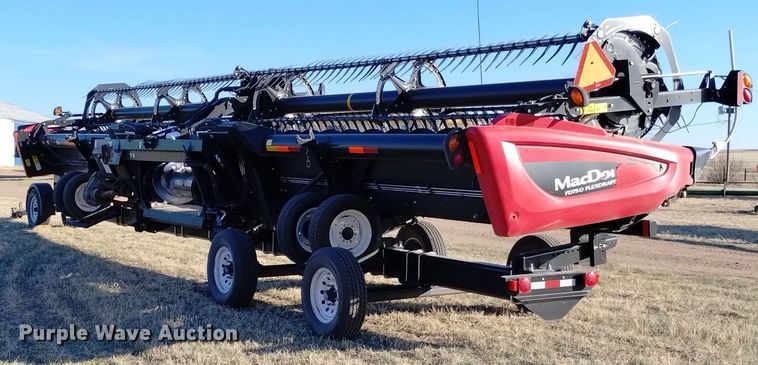 image for item DN6365 2015 MacDon FD75-D  flex draper head