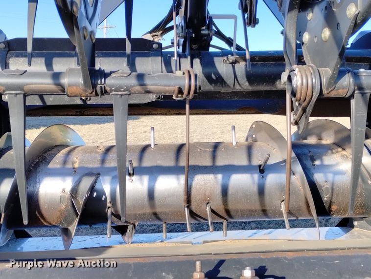 image for item DN6365 2015 MacDon FD75-D  flex draper head