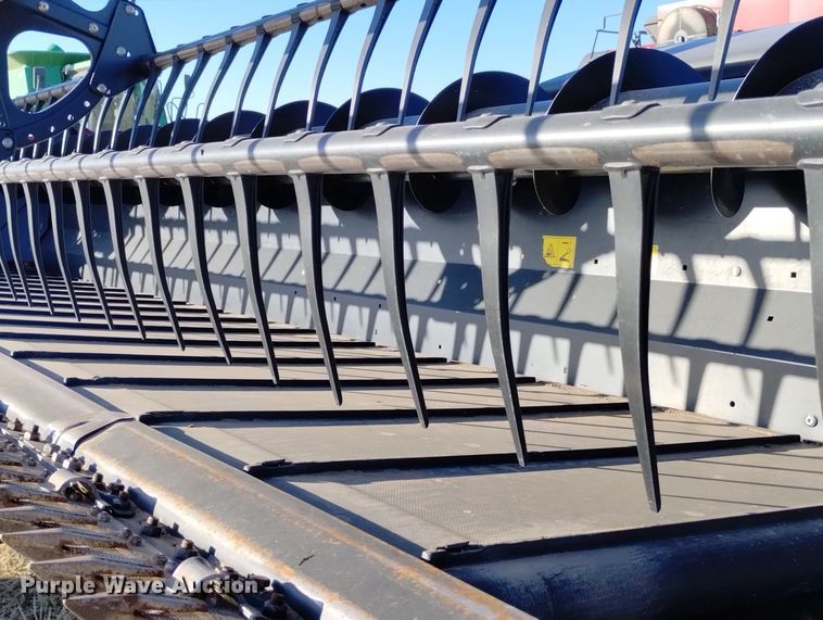 image for item DN6365 2015 MacDon FD75-D  flex draper head