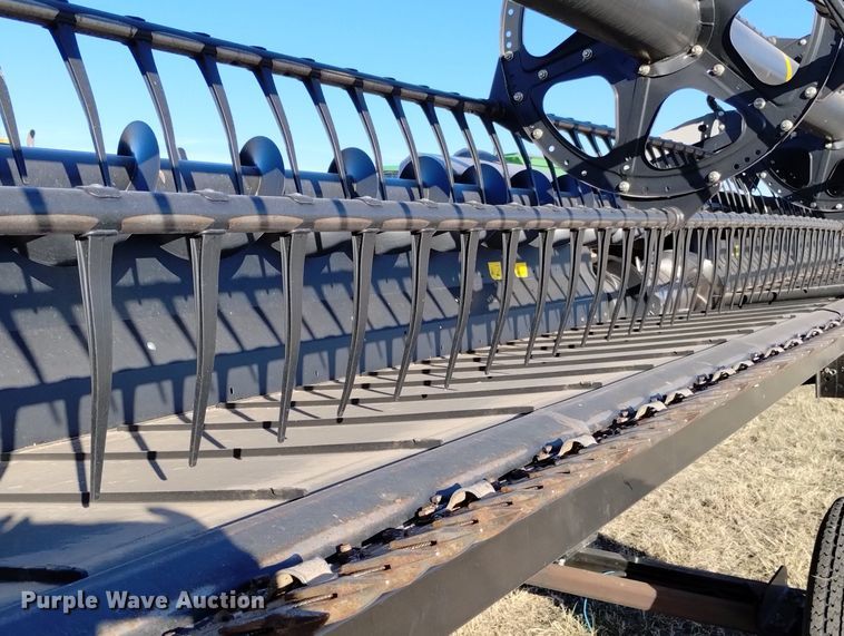 image for item DN6365 2015 MacDon FD75-D  flex draper head