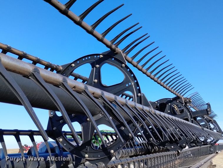 image for item DN6365 2015 MacDon FD75-D  flex draper head