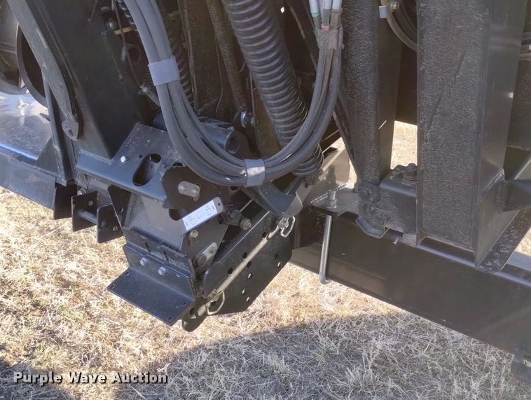 image for item DN6365 2015 MacDon FD75-D  flex draper head